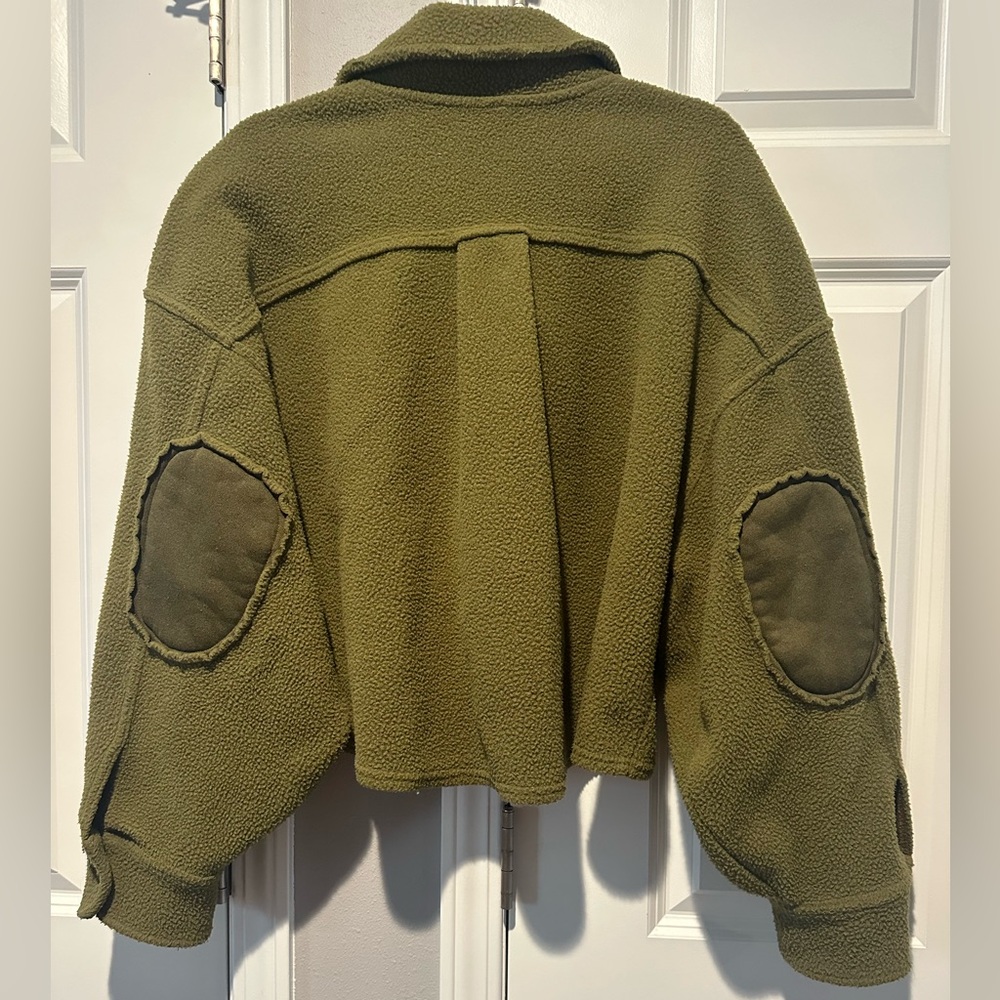 FREE PEOPLE cropped teddy shacket. Women’s medium. - Picture 5 of 5